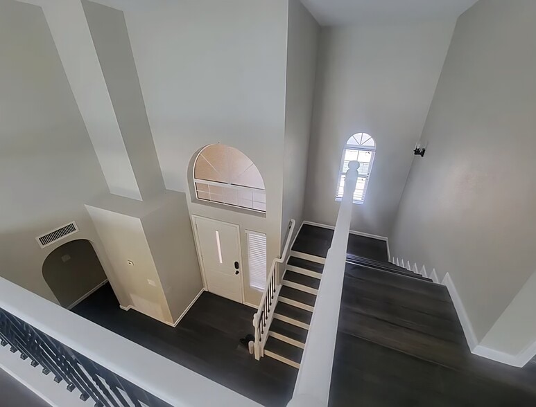 Building Photo - 5838 E Inglewood St