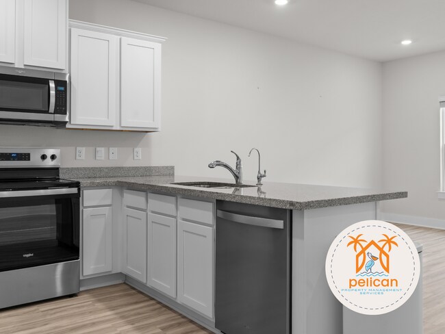 Building Photo - Modern 3-Bedroom Townhome in Gated Community