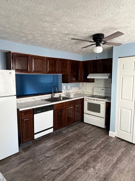 Building Photo - 1 Leatherwood Ct