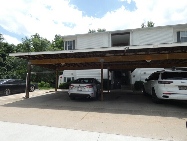 Building Photo - 2483 NE 68th St
