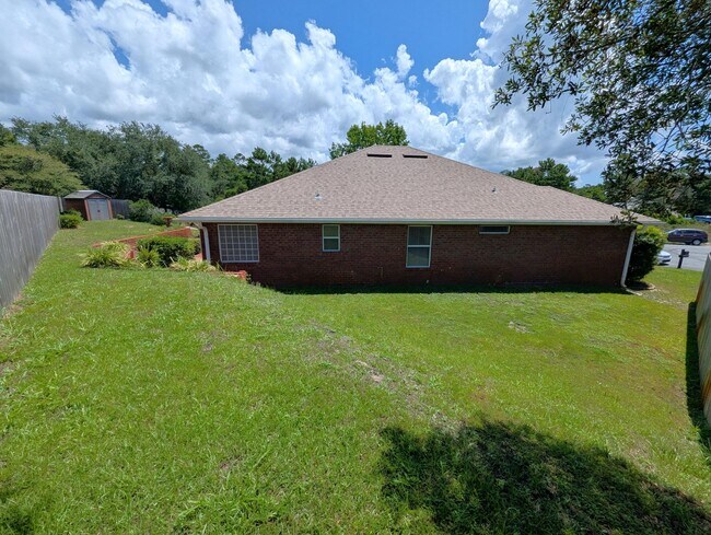 Building Photo - 462 Sandmore Shores Dr