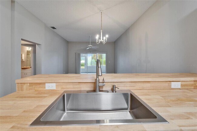 Building Photo - 1032 Radison Ave