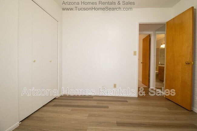 Building Photo - 8500 E Old Spanish Trail