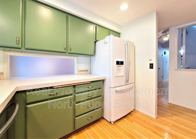 Building Photo - 7914 44th Ave W