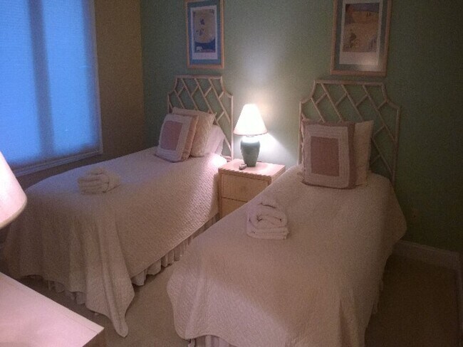 Building Photo - Colonnade Shipyard