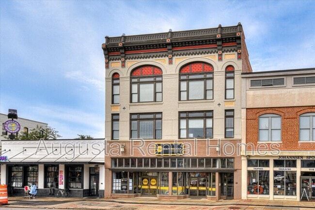 Building Photo - 1106 Broad St