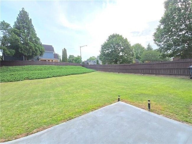 Building Photo - 12592 Waterside Dr