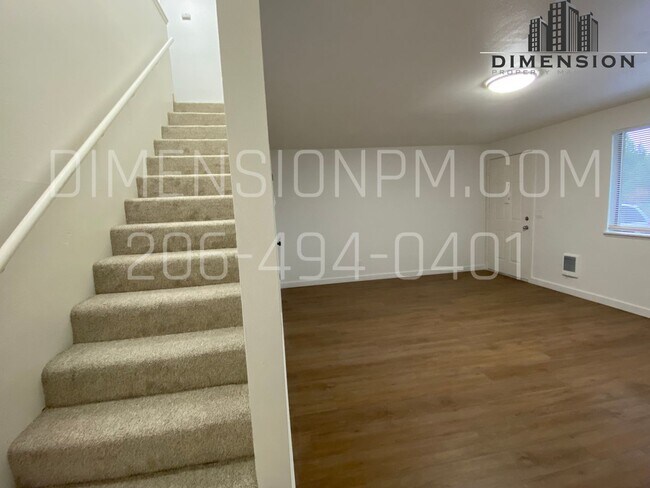 Interior Photo - Olympia Townhouses 325 Pattison