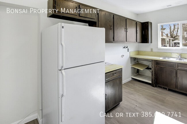 Building Photo - 1430 Denver St