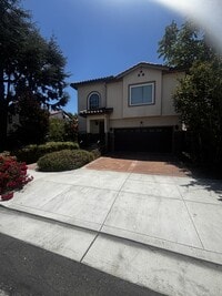Building Photo - 840 Civic Center Dr