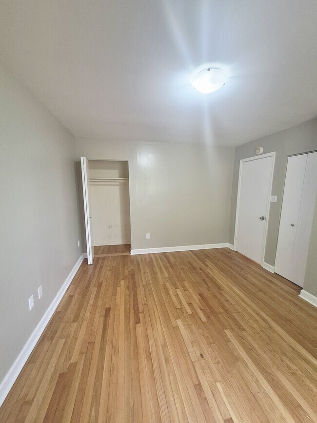Building Photo - 2404 Barracks Ct