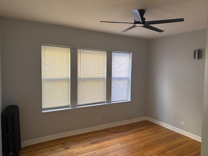 Building Photo - 7204 S Cornell Ave