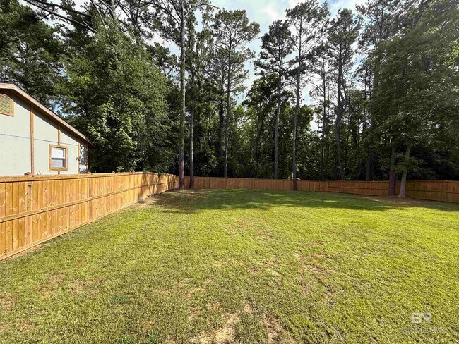 Building Photo - 6877 Park Dr