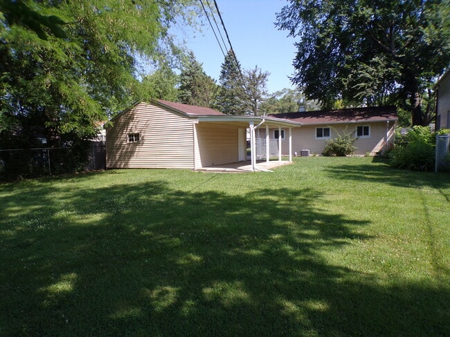 Building Photo - 1345 Forest Ave