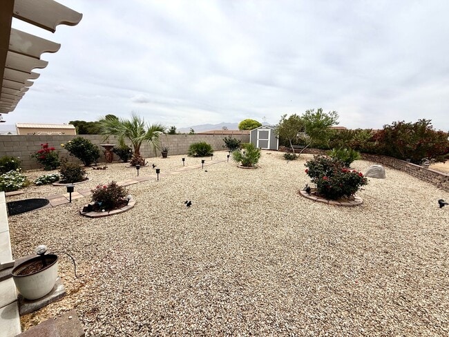 Building Photo - Stylish 3BR Home in Cerbat Vistas | Split Floor Plan, Covered Patio & 2-Car Garage!