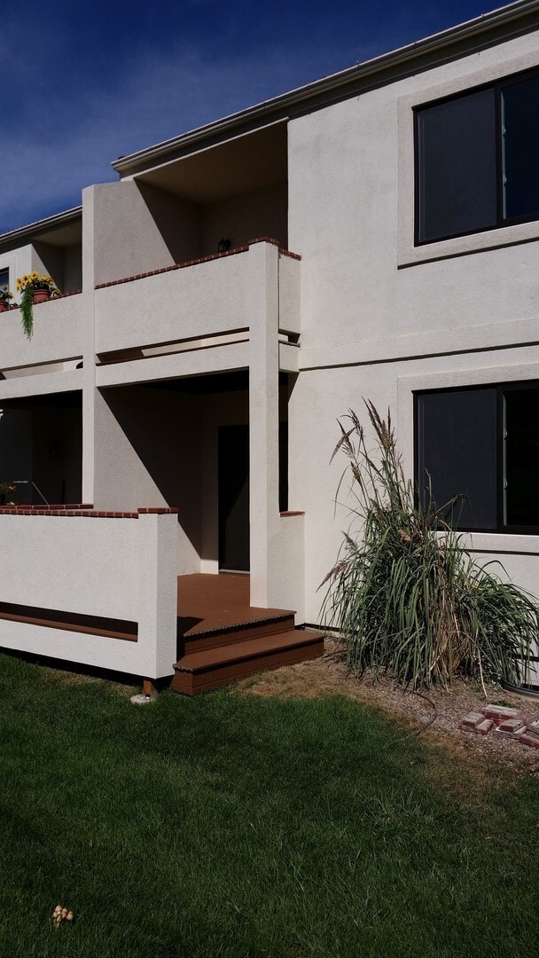 Building Photo - Condo for Rent
