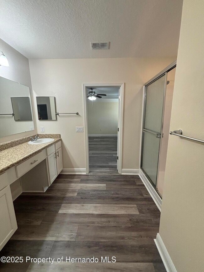 Building Photo - 1159 MacFarlane Ave