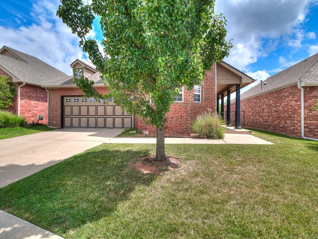 Building Photo - 2044 Sq. Ft. Home- Gated Community with a Pool/Club House-Edmond Schools- Lawn Care Included