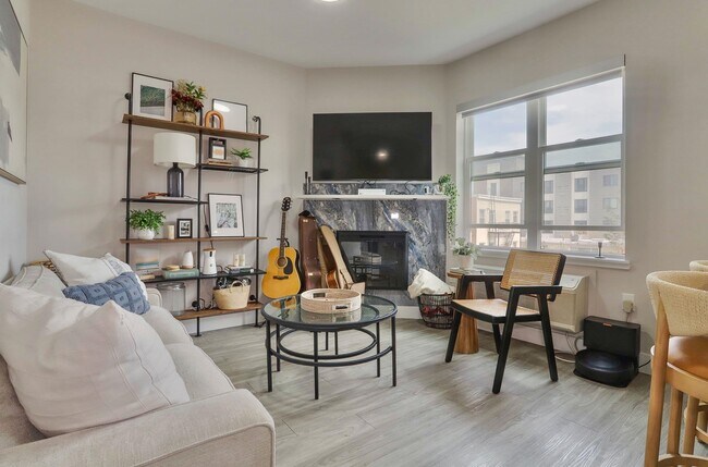 Building Photo - 212 70th St