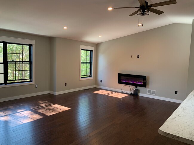 BRIGHT AND OPEN LIVING ROOM - 713 Washington St