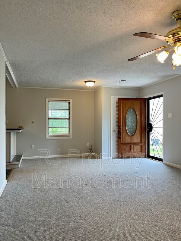 Building Photo - 5414 Hayes Rd