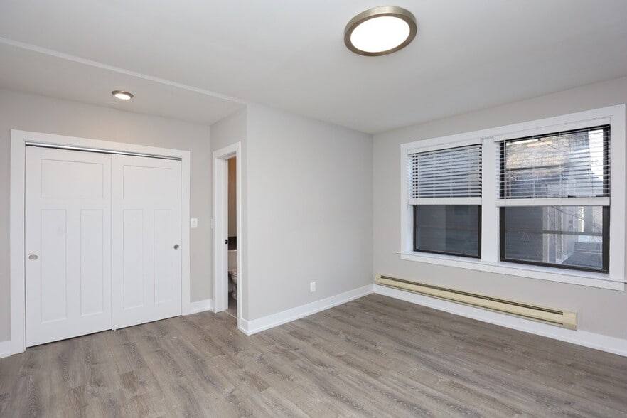 Building Photo - 4551 N Damen Ave