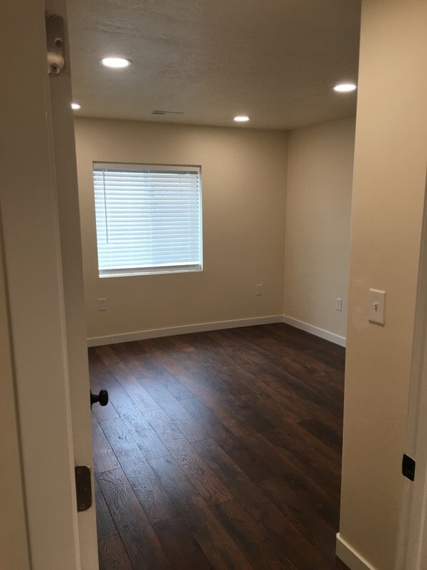 Building Photo - 287 W 500 N