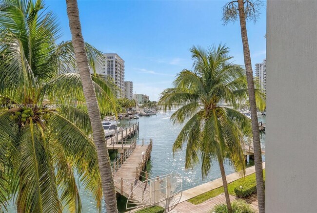 Building Photo - 7914 Harbor Island Dr