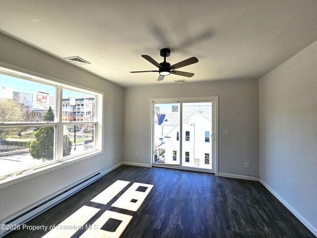 Building Photo - 609 E Gibson St