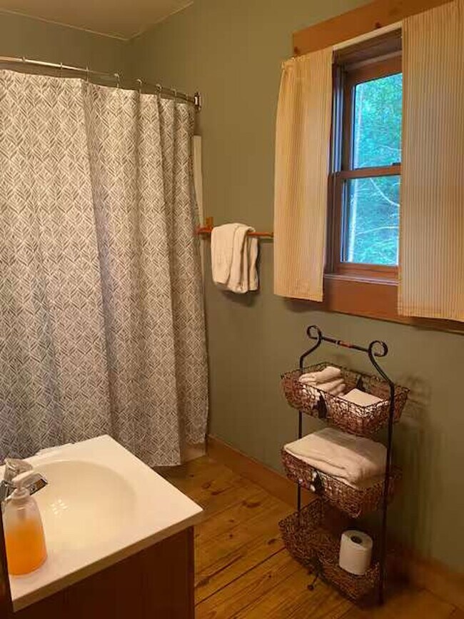 Building Photo - 62 Bailey Ave