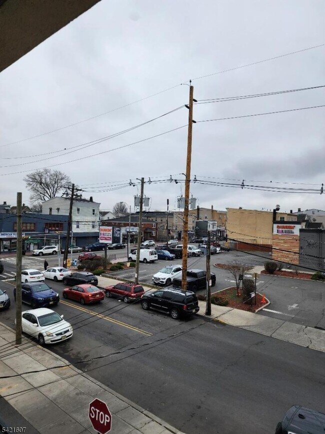 Building Photo - 16 5th St