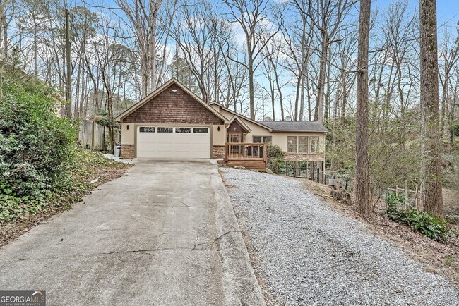 Primary Photo - 75 Lakeshore Dr NW