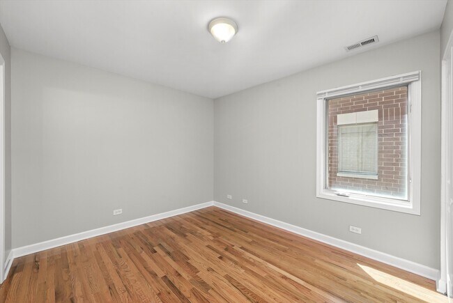 Building Photo - 3423 Ridgeland-301