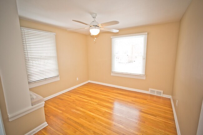 Building Photo - 1433 Henrietta St
