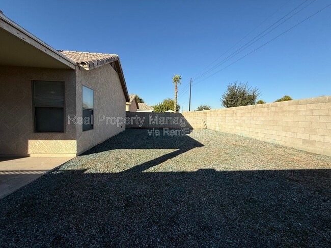 Building Photo - 2809 N 107th Dr