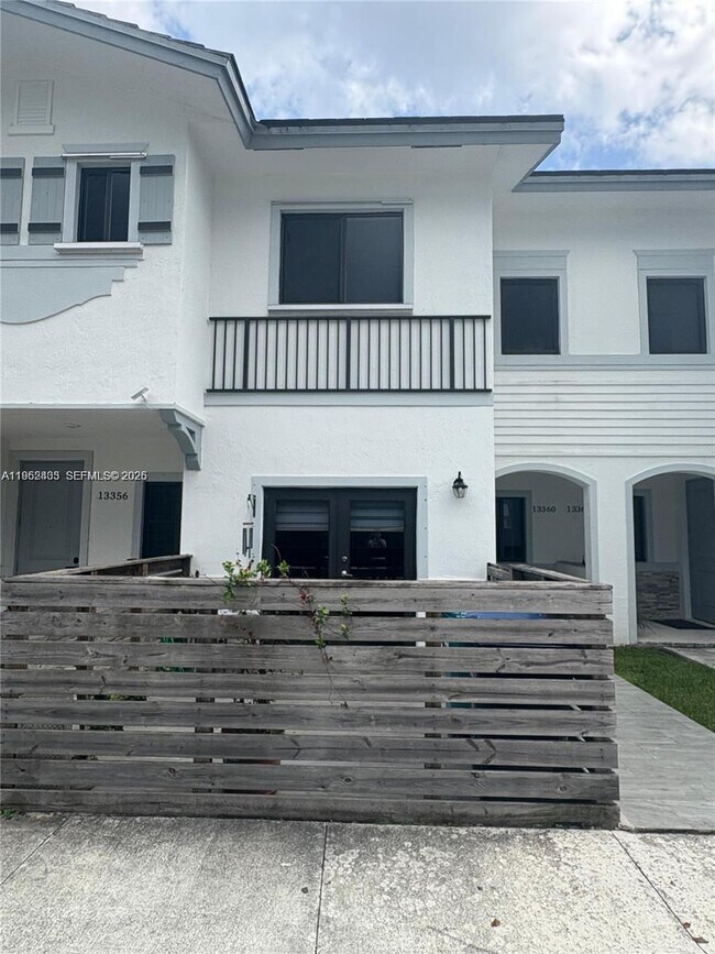 Building Photo - 13360 Tropical Ave