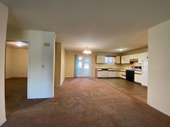 Building Photo - 1721 Graceland Ct