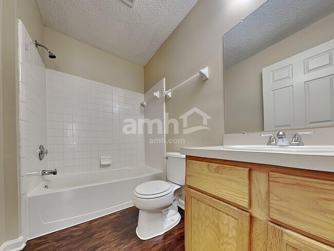 Building Photo - 530 Fallen Timbers Dr