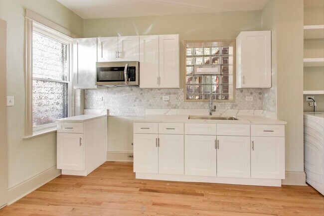 Building Photo - 6146 S Evans Ave