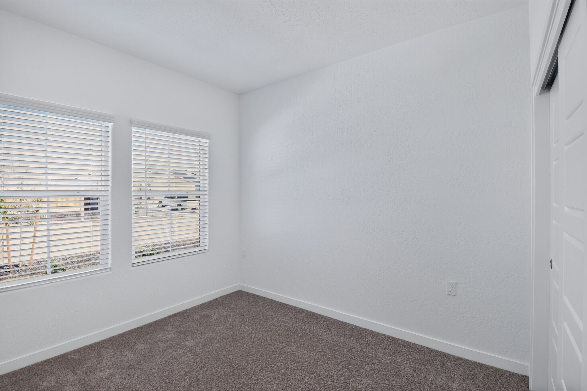 Building Photo - 3338 N Contessa Ave