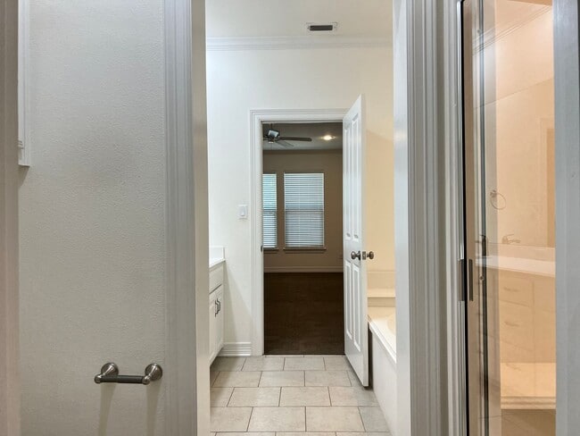 Building Photo - 2976 Elkton Trail