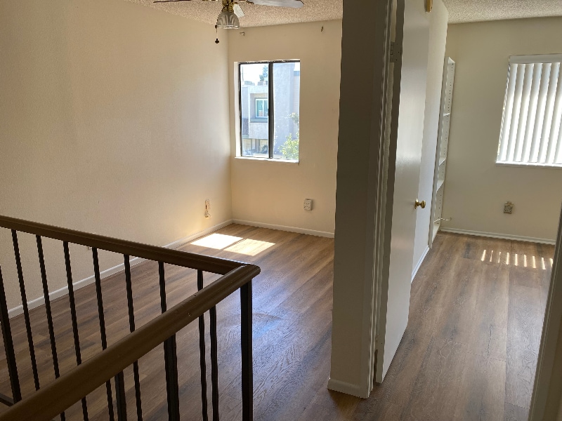 Building Photo - 9111 Lemona Ave