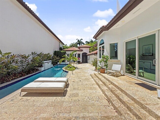 Building Photo - 13689 Deering Bay Dr