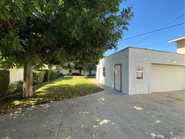 Building Photo - 5713 Temple City Blvd