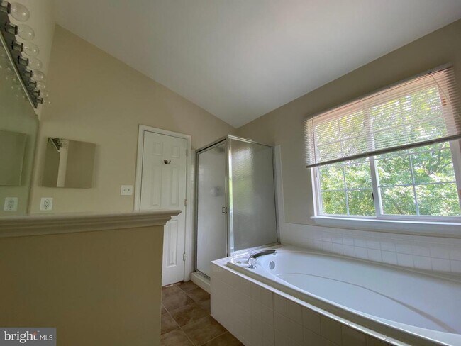 Building Photo - 6555 Kelsey Point Cir