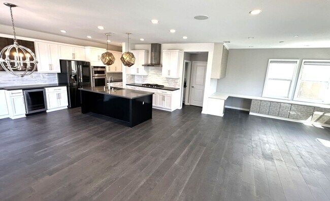 Building Photo - Civita/Apex – Luxury 3BR 3.5BA, Valley Vie...