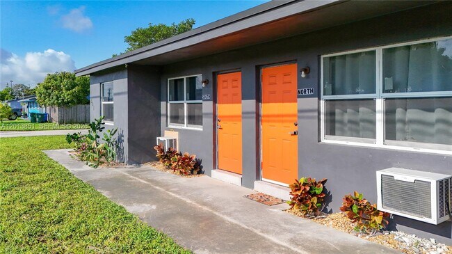Building Photo - 391 NE 42nd Ct