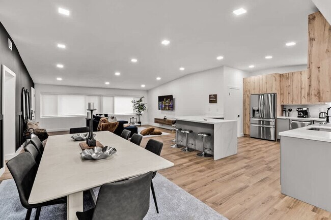 Building Photo - 17621 NE 7th Ave