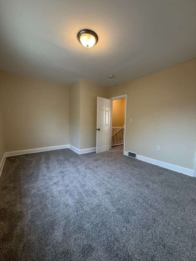 Building Photo - "Charming 2-Bedroom Sanctuary with Finished Basement in NE Washington, DC!"