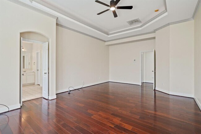 Building Photo - 6026 Briar Hill Ct